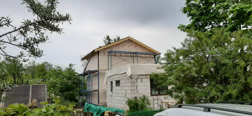 снос старого дома в посёлке "петро-славянка" и строительство на его месте дома