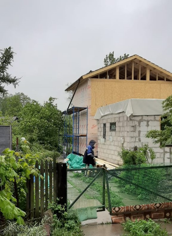 снос старого дома в посёлке "петро-славянка" и строительство на его месте дома